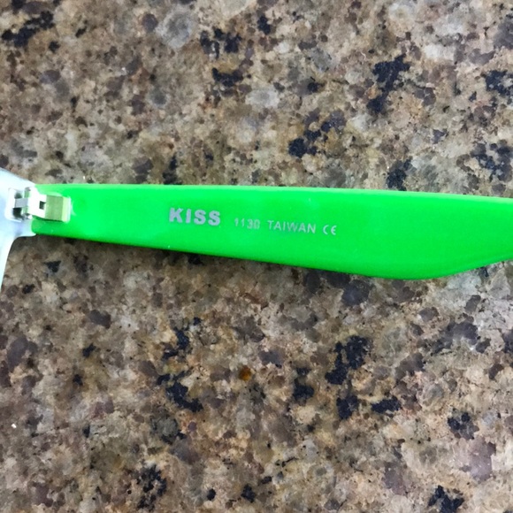 Green statement glasses - Picture 6 of 7